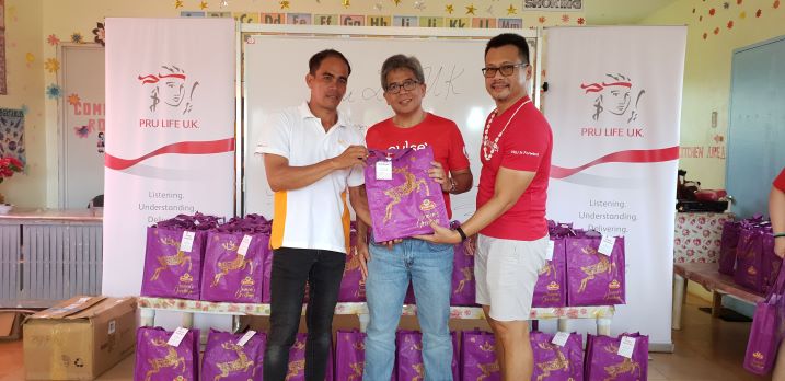 Pru Life UK Brings In The Gift-Giving Spirit To Bantayan Communities