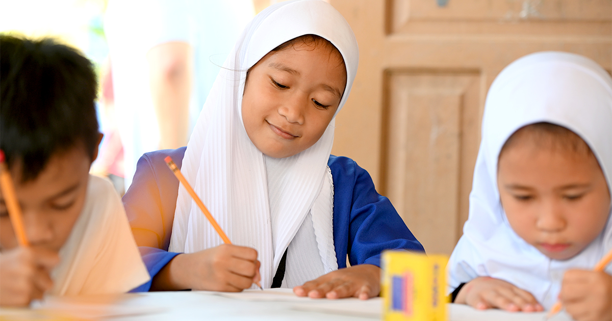 prulifeuk-pilots-adopts-a-madrasah-program-in-davao-article-1.jpg