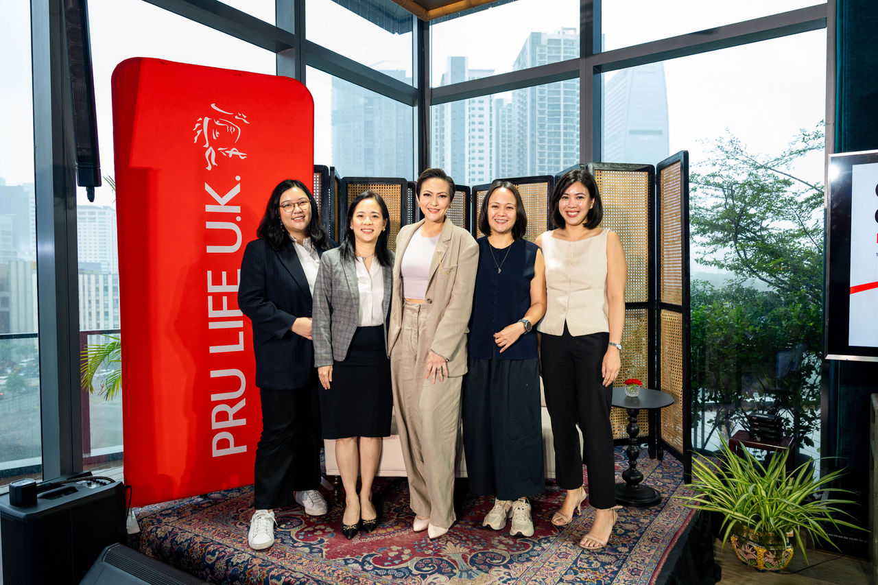 [L-R] Jessica Tan, VP and Head of Customer Growth and Digital Enablement; Chief Product Officer Garen Dee; Media personality Cesca Litton; Kats Cajucom, VP and Head of Brand and Integrated Marketing Communications; and RA Cruz, VP and Head of Customer Proposition joined our media friends during the luncheon.