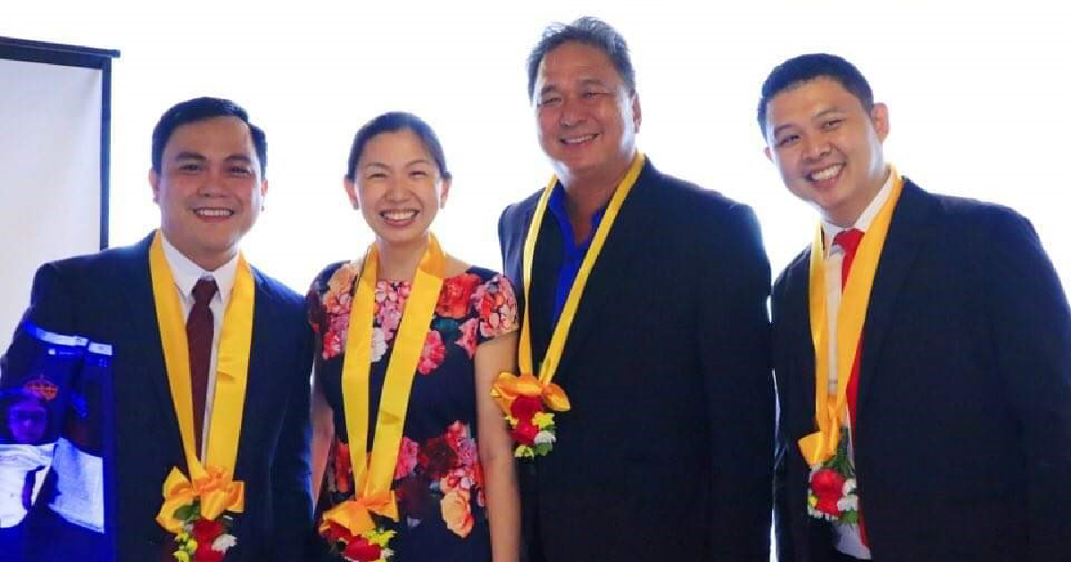 China gold group photo