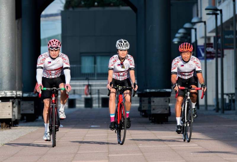 PRURide PH 2019 Ambassadors posing their bikes