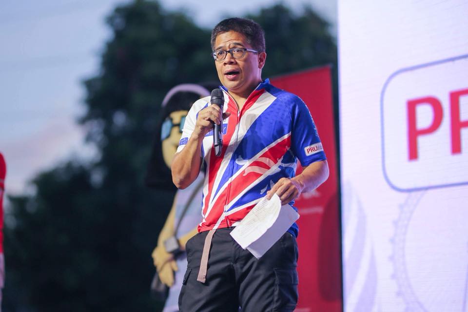 Jumbing De Rosas welcomes the participants