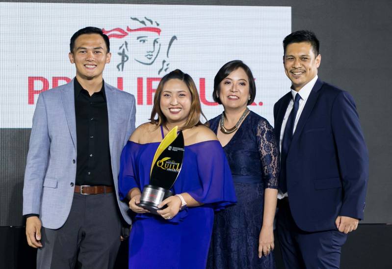 Pru Life UK team receiving the Award of Excellence